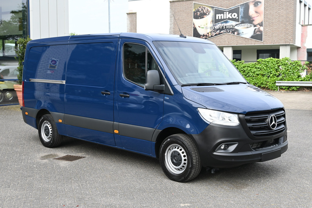Mercedes-Benz Sprinter 8