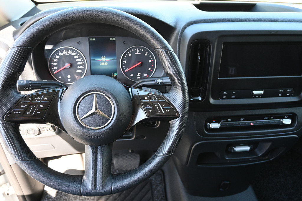 Mercedes-Benz Vito 13