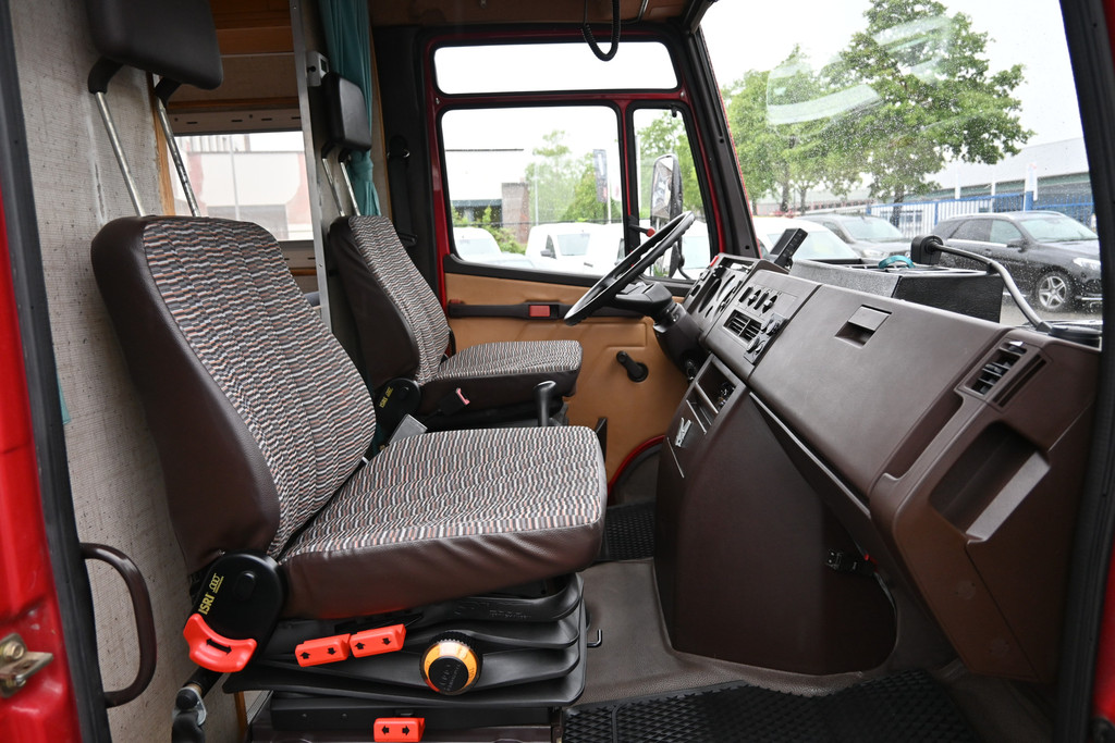 Mercedes-Benz Vario 4