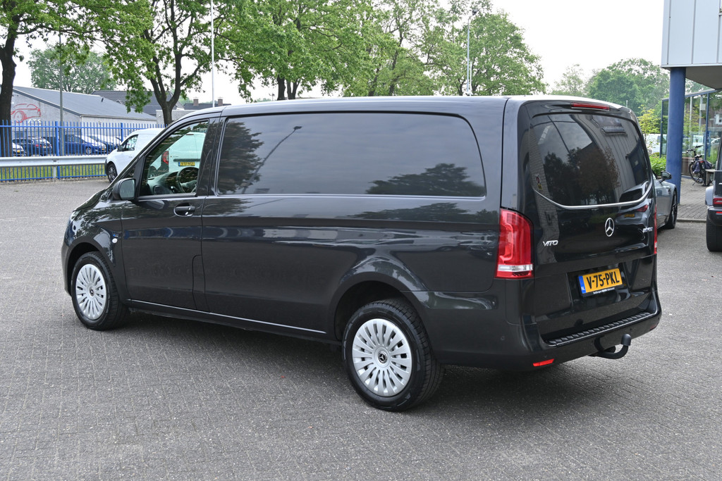 Mercedes-Benz Vito 13