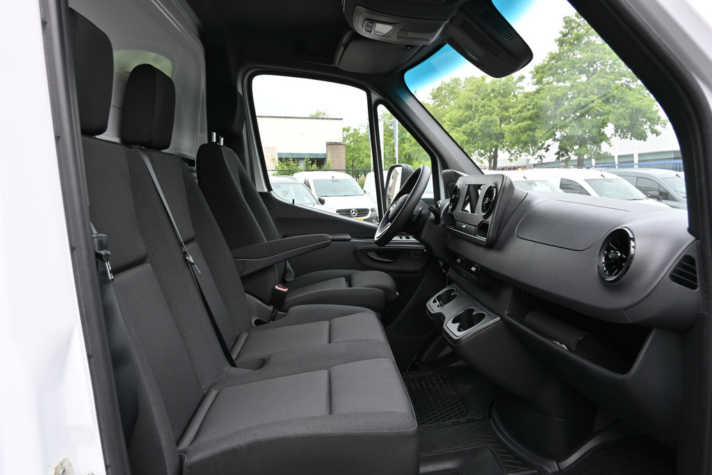Mercedes-Benz Sprinter 9