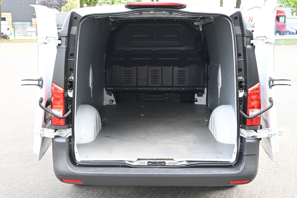 Mercedes-Benz eVito 11