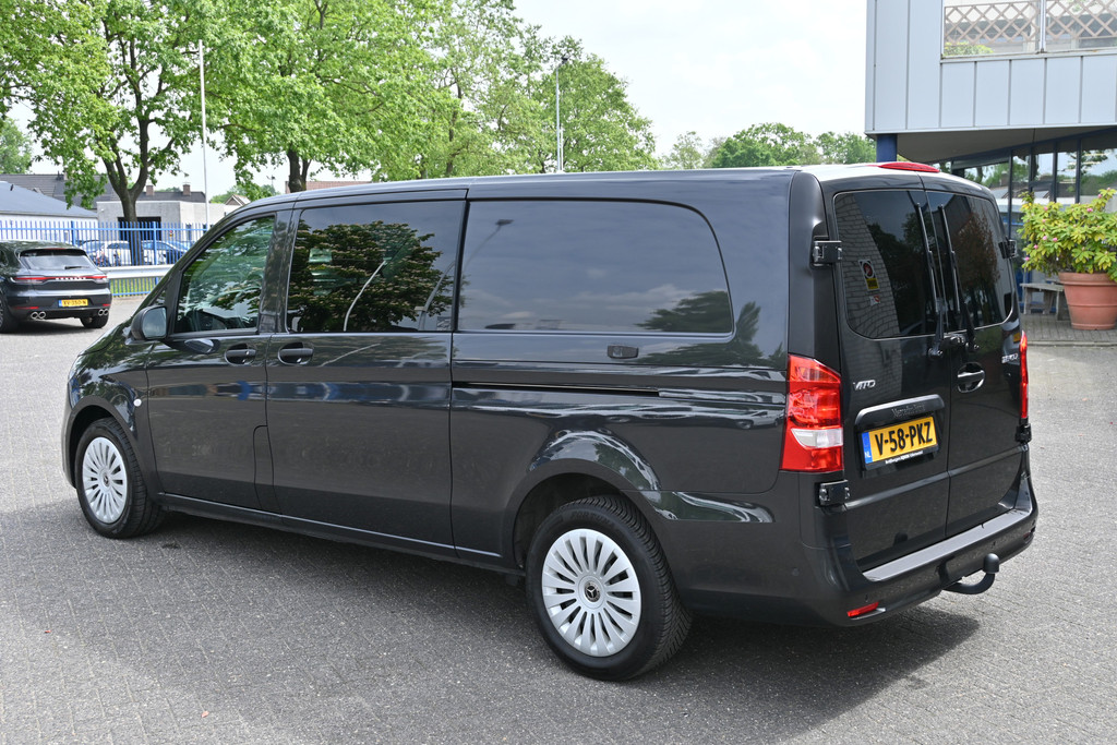 Mercedes-Benz Vito 12
