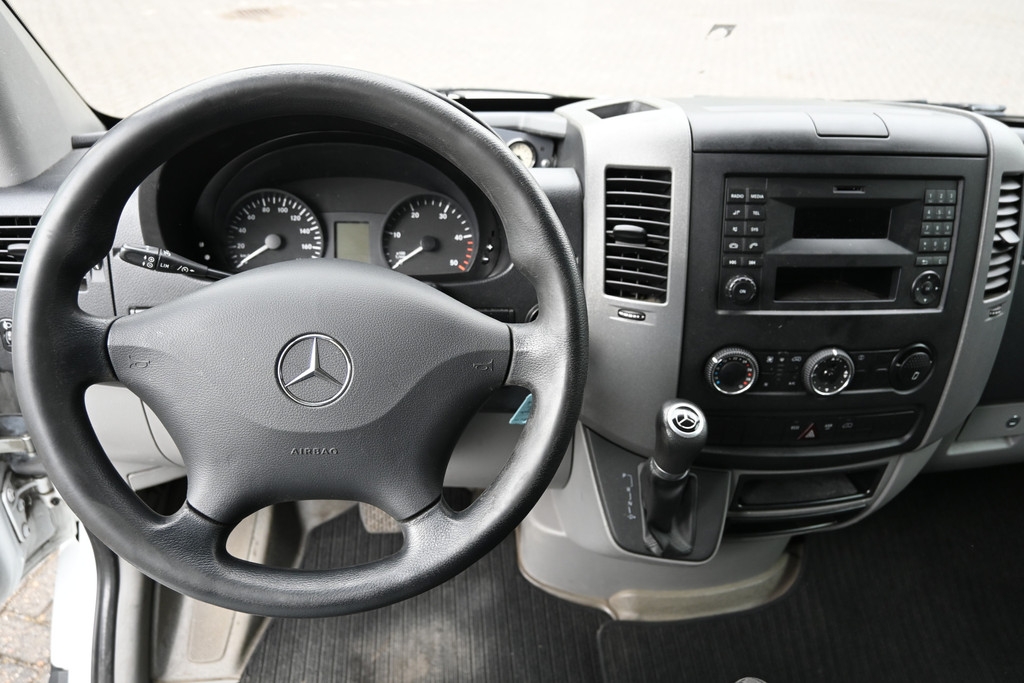 Mercedes-Benz Sprinter 11
