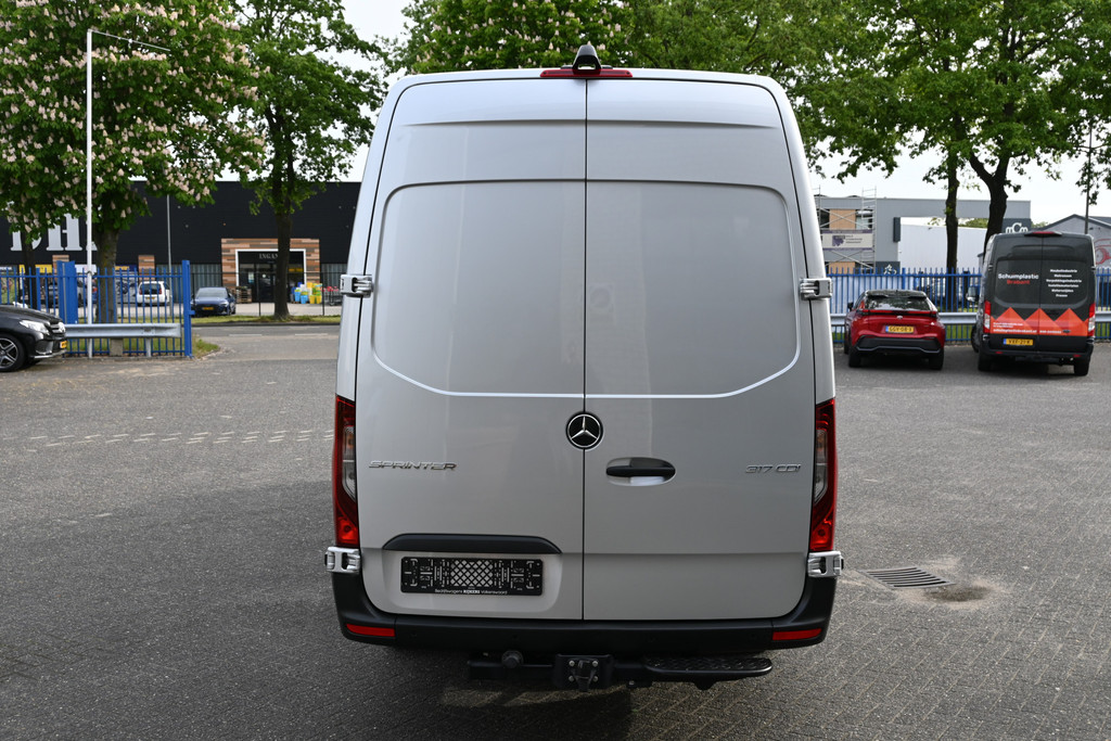 Mercedes-Benz Sprinter 12