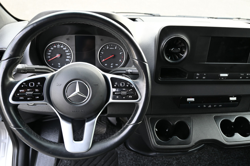 Mercedes-Benz Sprinter 16