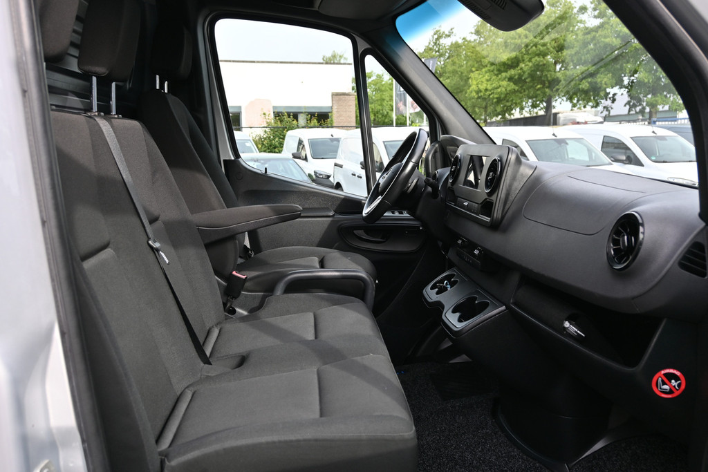 Mercedes-Benz Sprinter 8