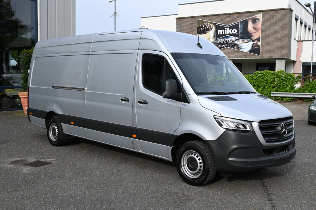 Mercedes-Benz Sprinter 9