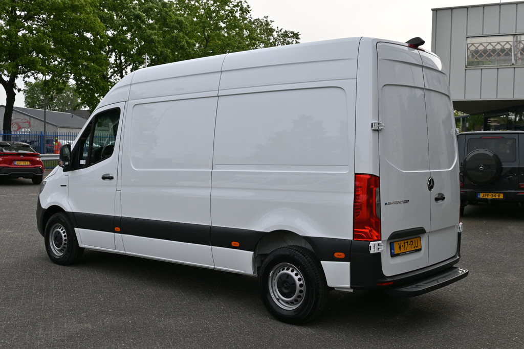 Mercedes-Benz eSprinter 8