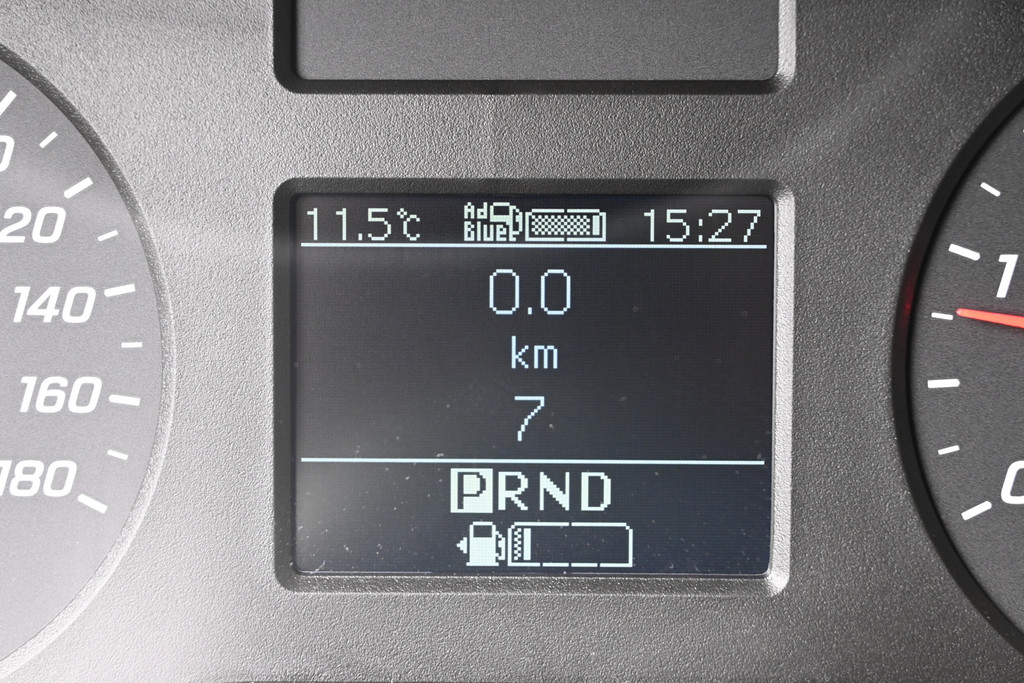Mercedes-Benz Sprinter 11