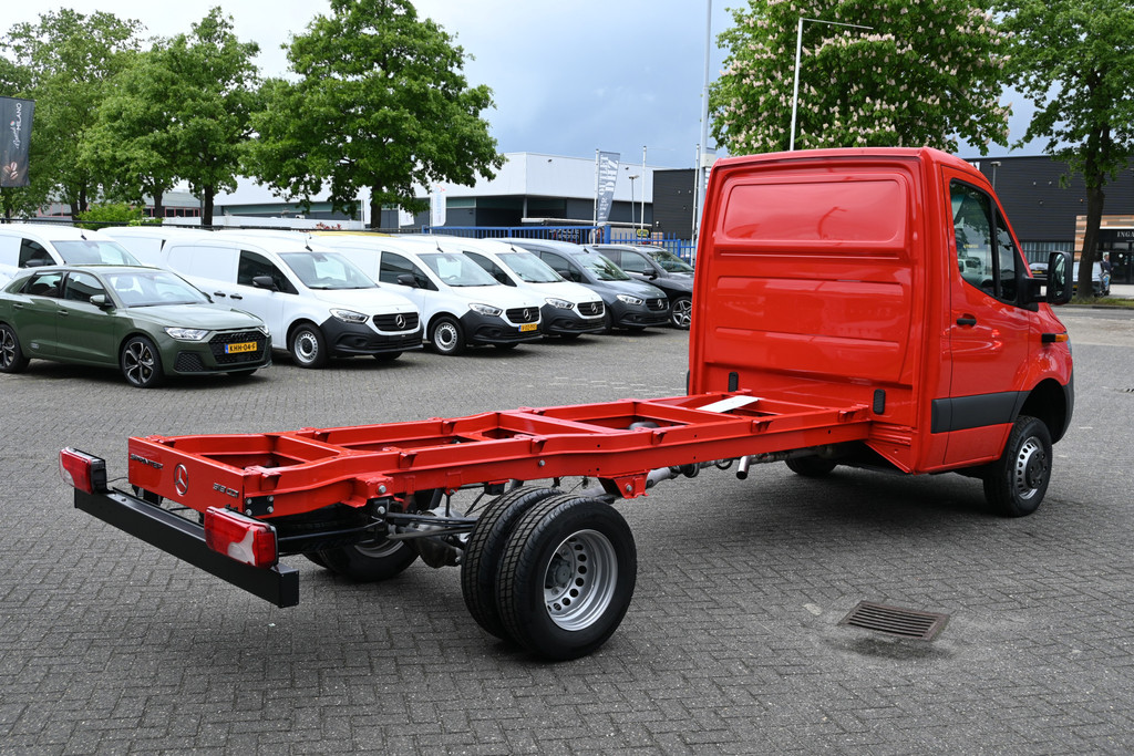 Mercedes-Benz Sprinter 2