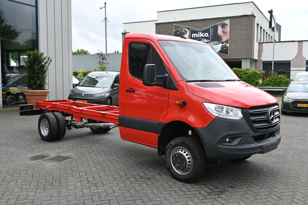 Mercedes-Benz Sprinter 8
