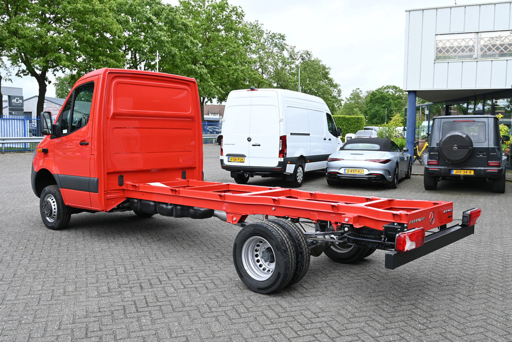Mercedes-Benz Sprinter 9
