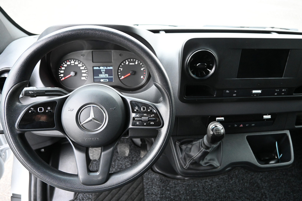 Mercedes-Benz Sprinter 13