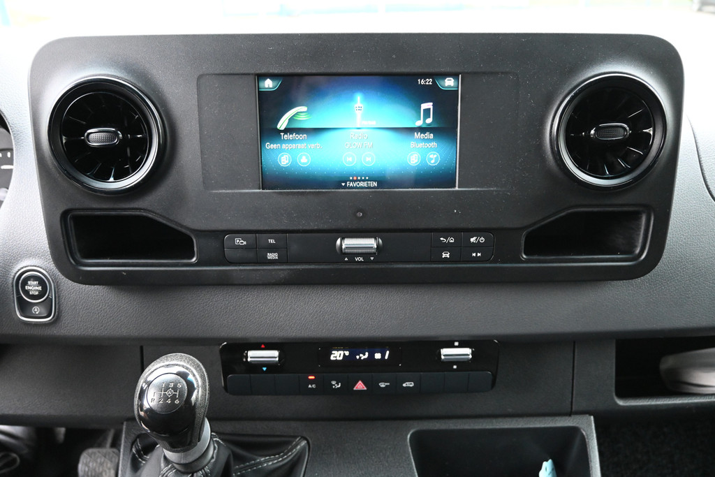 Mercedes-Benz Sprinter 4