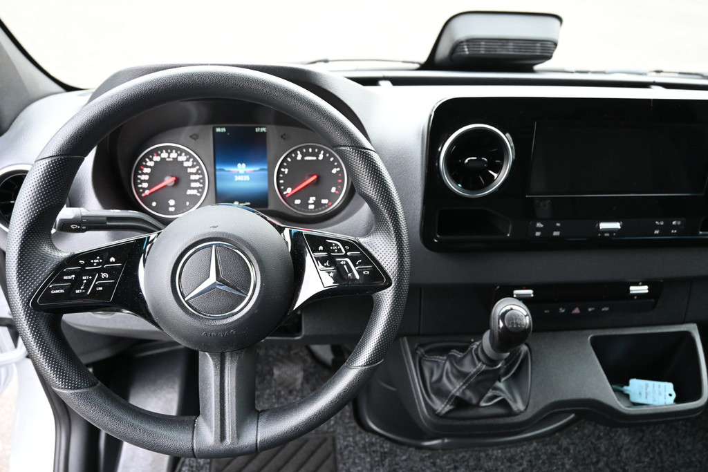 Mercedes-Benz Sprinter 12