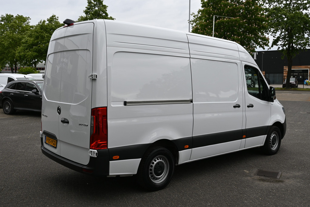 Mercedes-Benz Sprinter 2