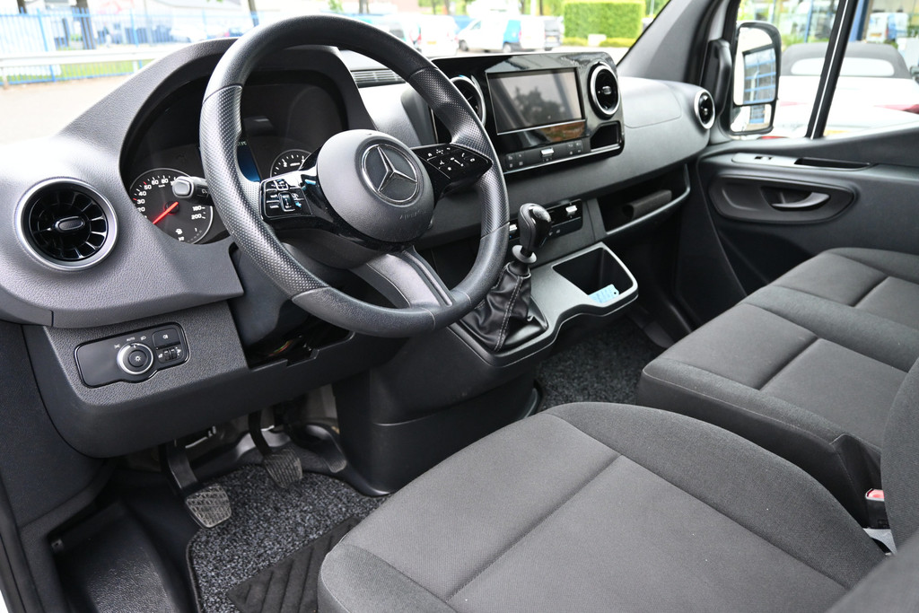 Mercedes-Benz Sprinter 3