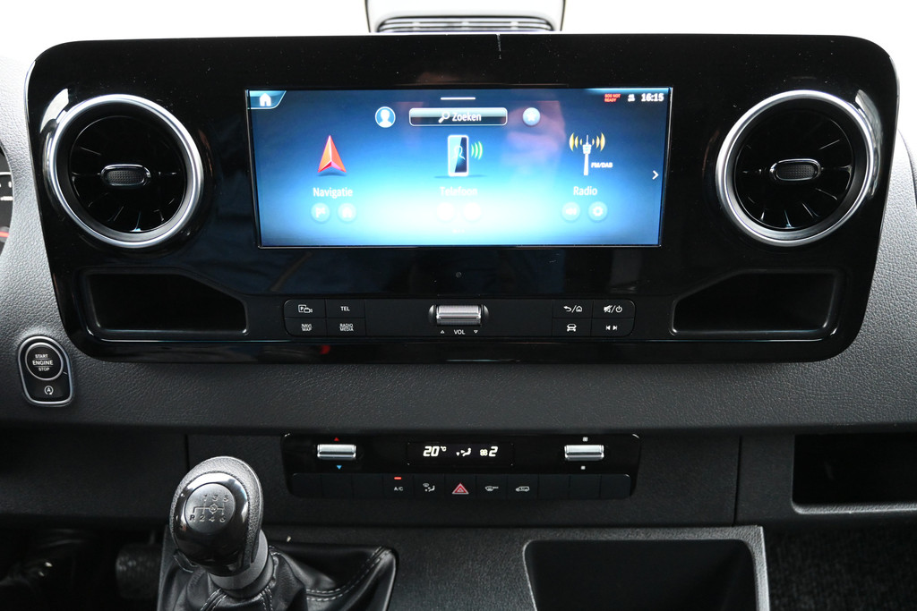 Mercedes-Benz Sprinter 4