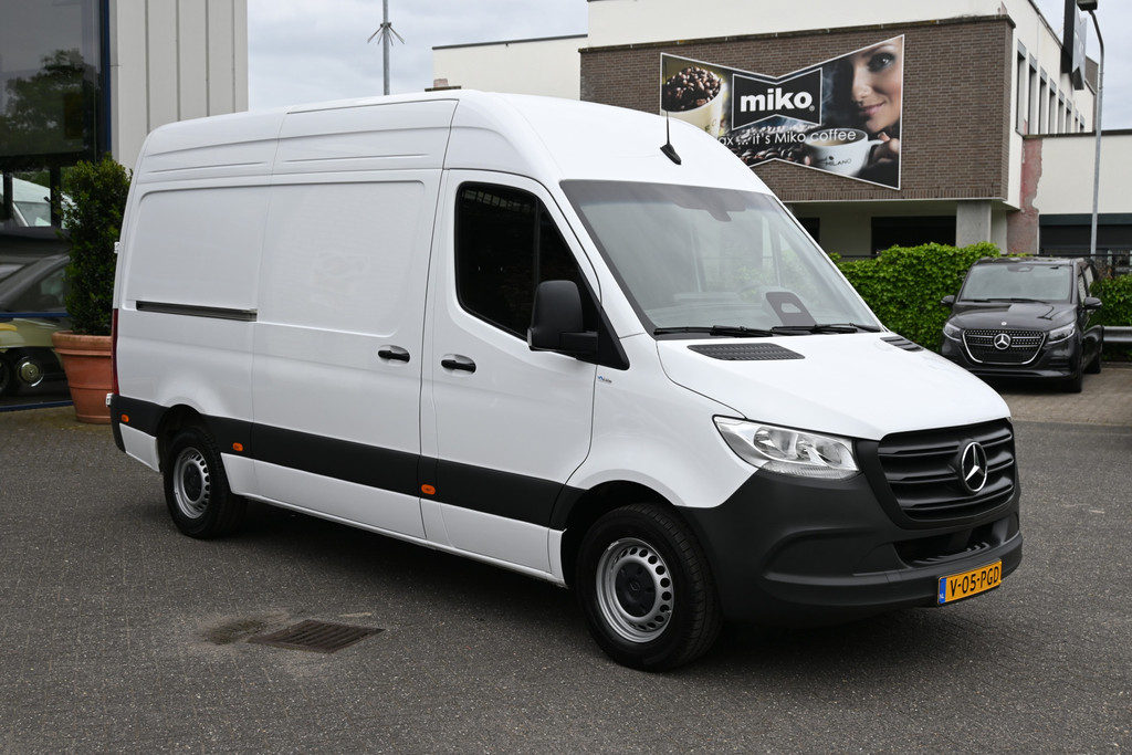 Mercedes-Benz Sprinter 8
