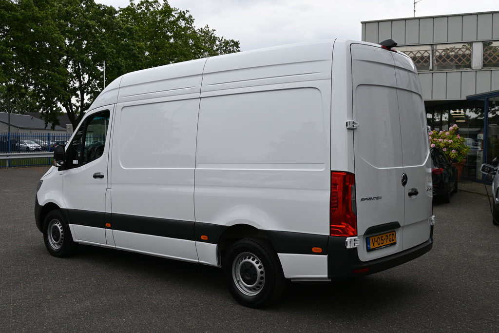 Mercedes-Benz Sprinter 9