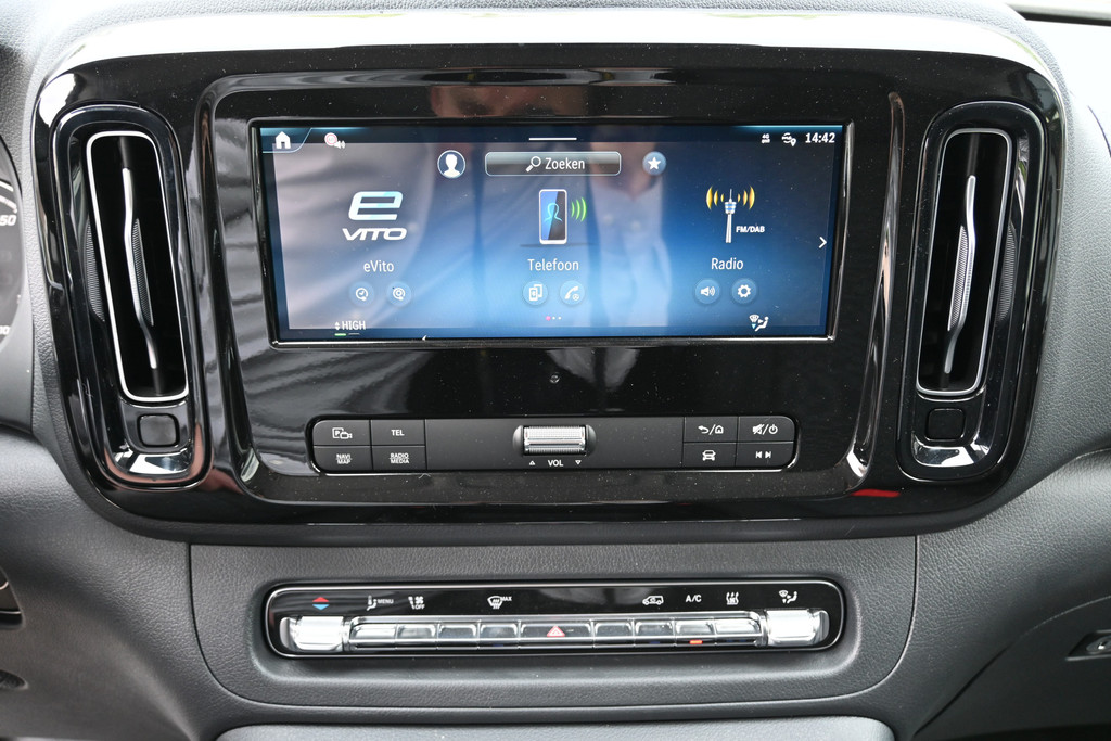 Mercedes-Benz eVito 5