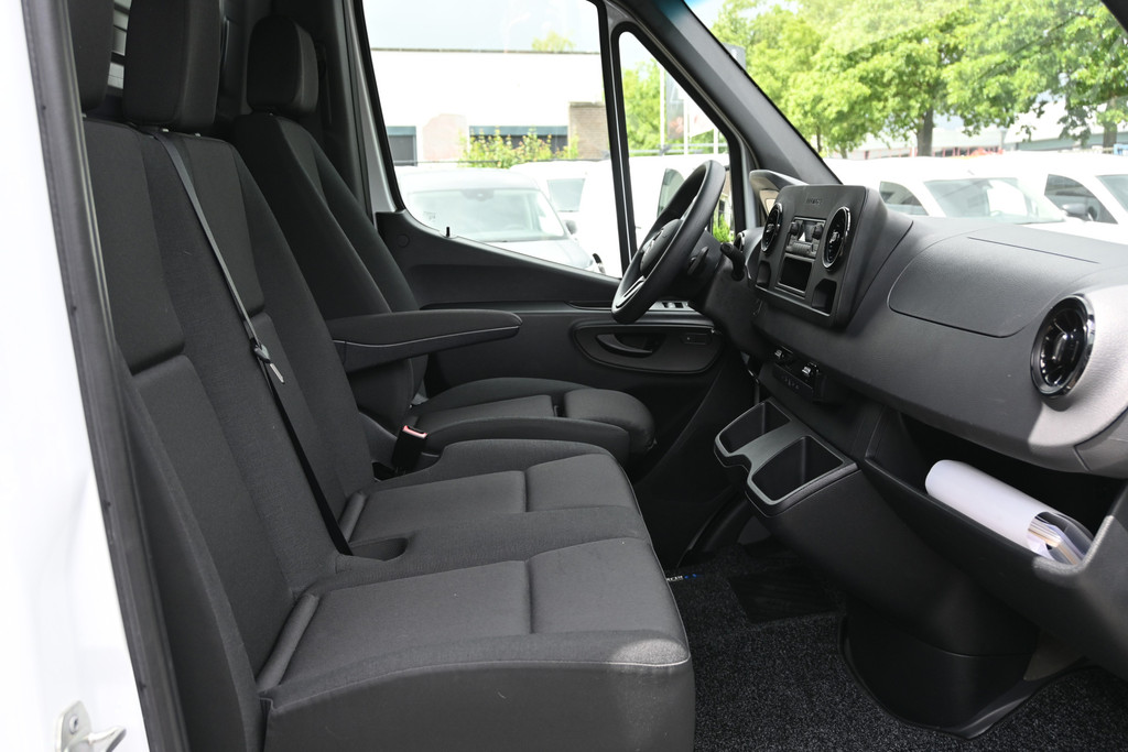 Mercedes-Benz eSprinter 5