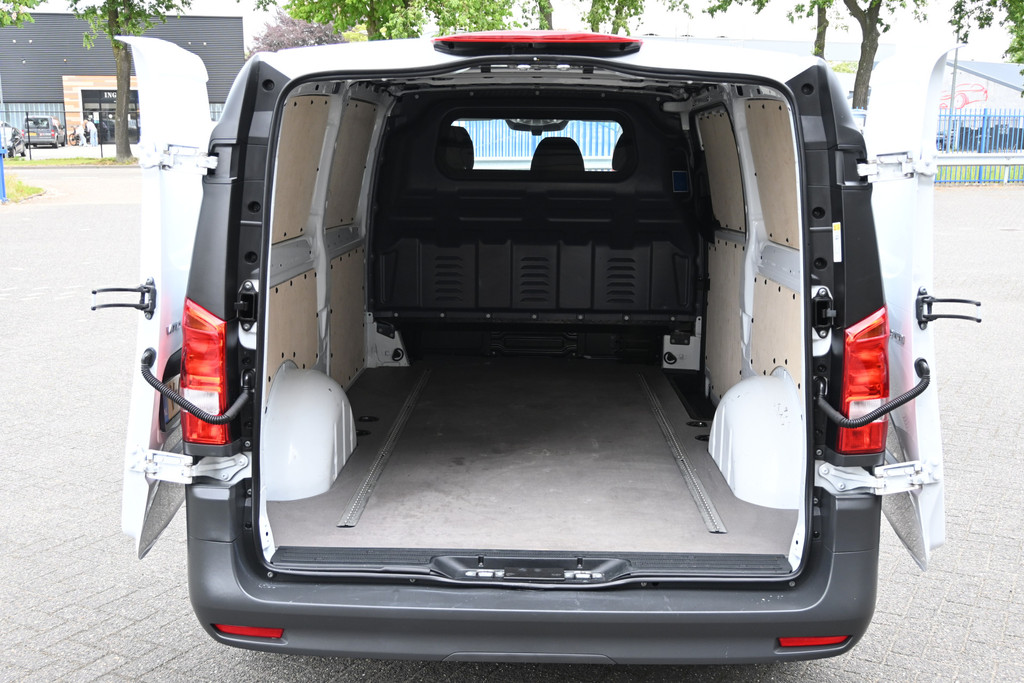 Mercedes-Benz Vito 10