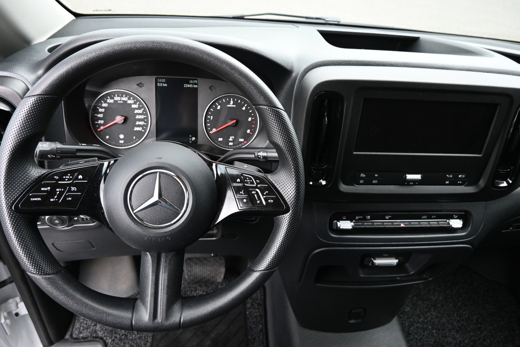 Mercedes-Benz Vito 13