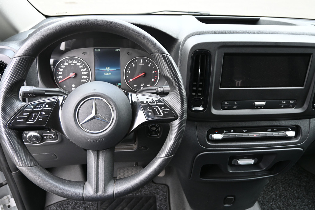 Mercedes-Benz Vito 13