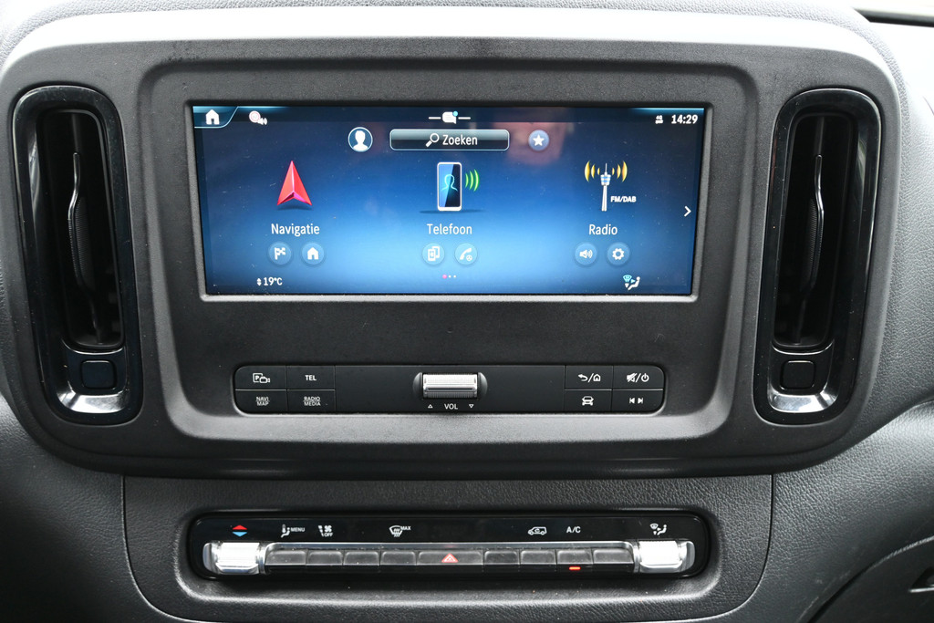 Mercedes-Benz Vito 4