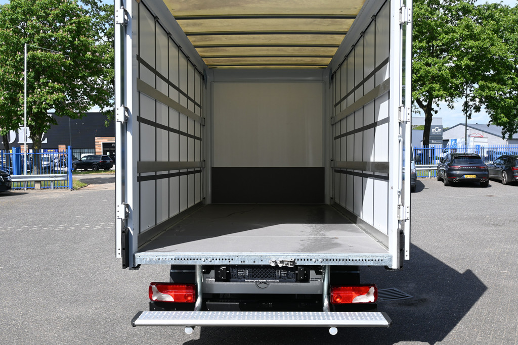 Mercedes-Benz Sprinter 9