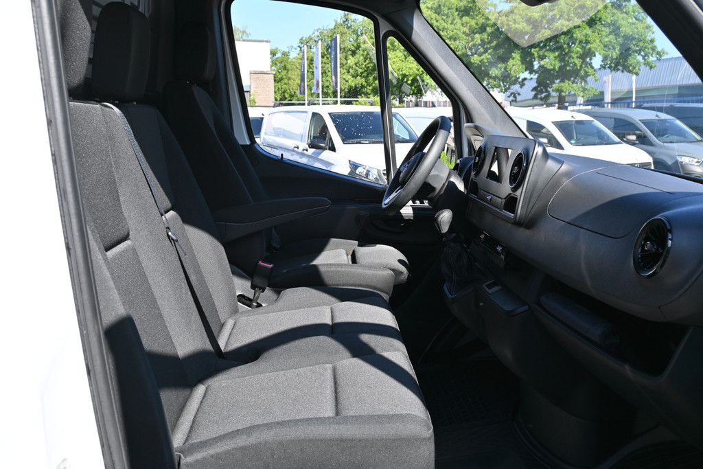 Mercedes-Benz Sprinter 10