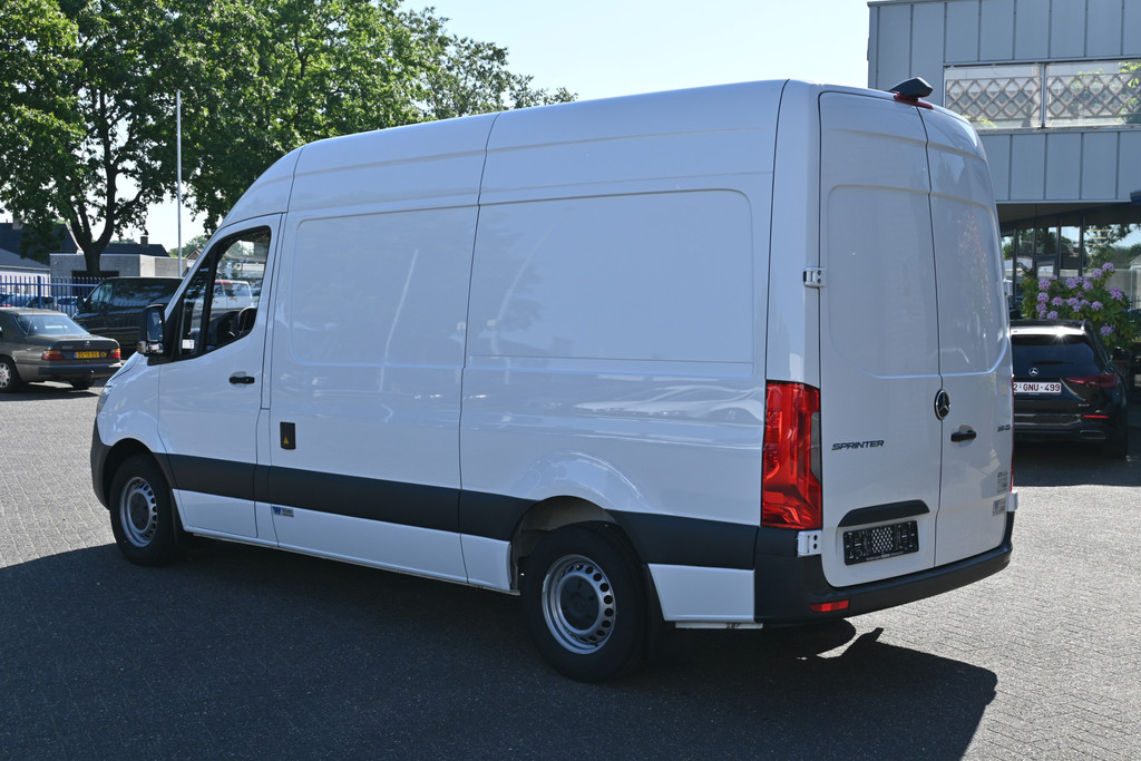 Mercedes-Benz Sprinter 15