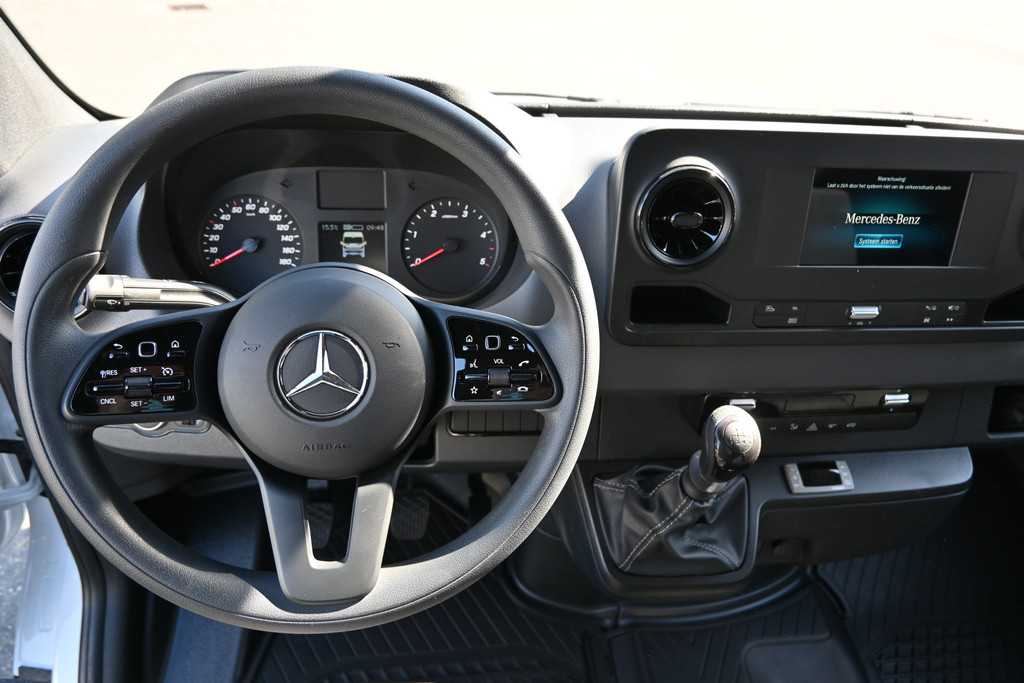 Mercedes-Benz Sprinter 17