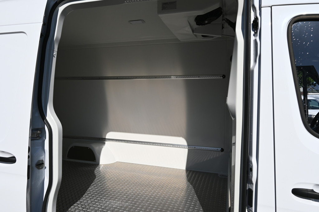 Mercedes-Benz Sprinter 4