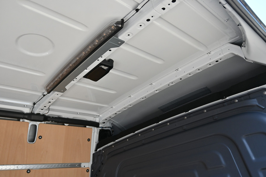 Mercedes-Benz Sprinter 13