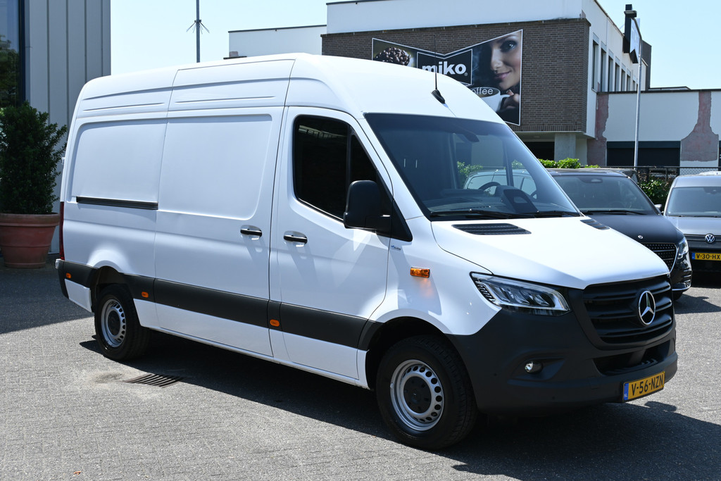 Mercedes-Benz Sprinter 8