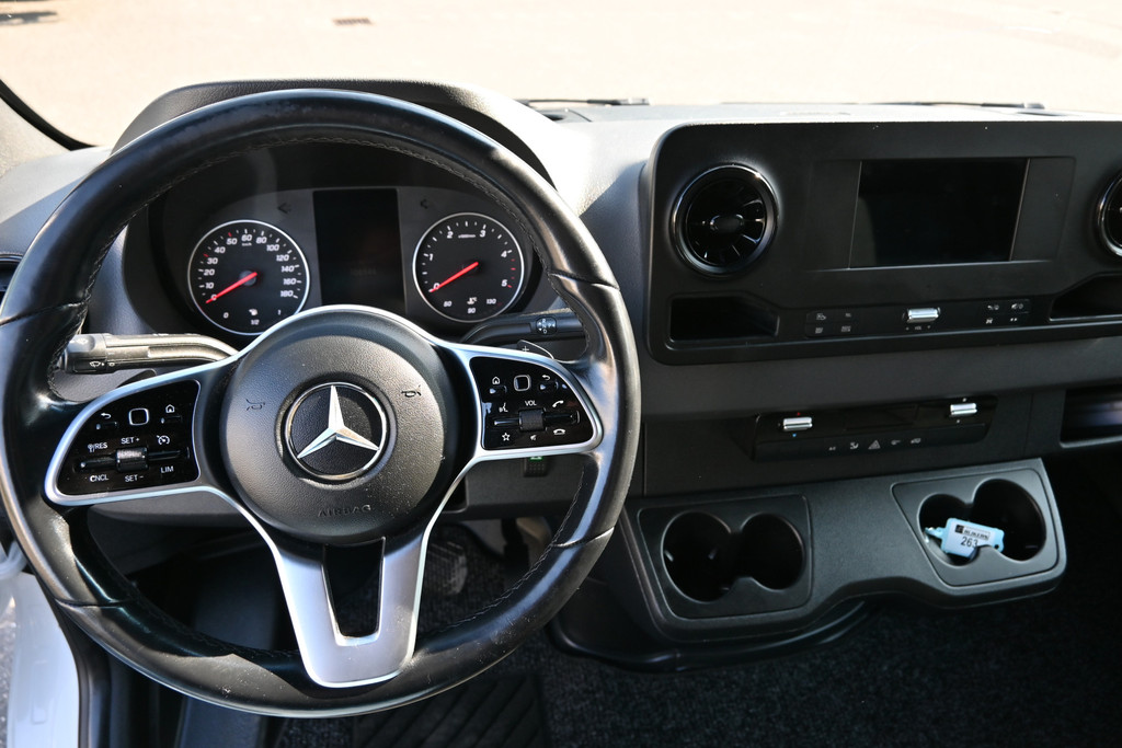 Mercedes-Benz Sprinter 13