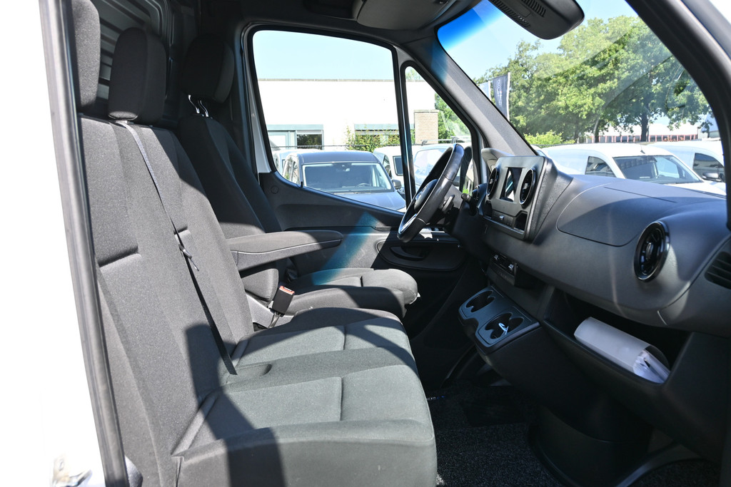 Mercedes-Benz Sprinter 8
