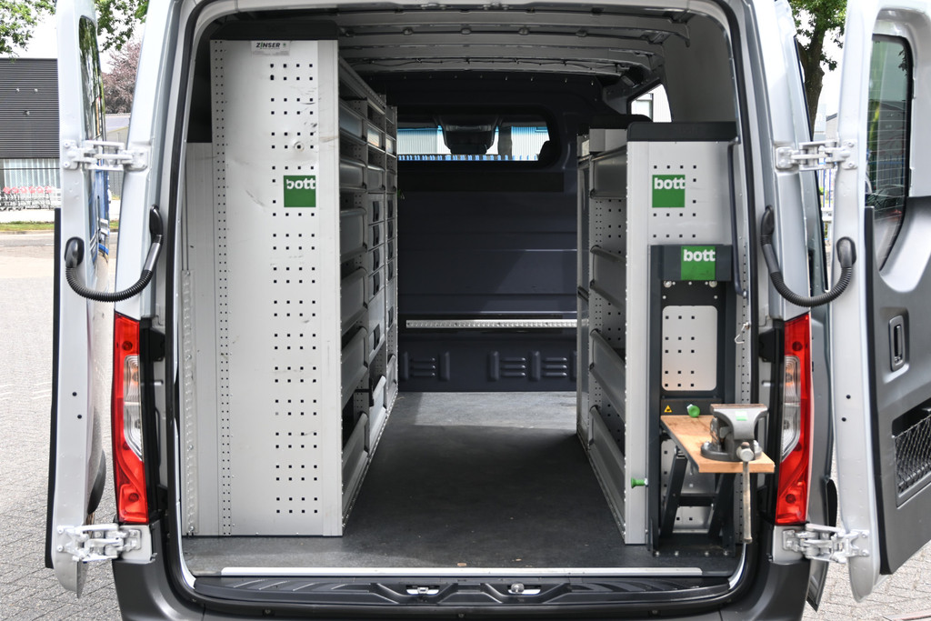 Mercedes-Benz Sprinter 2