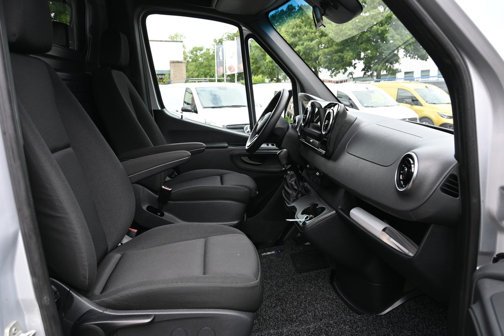 Mercedes-Benz Sprinter 8
