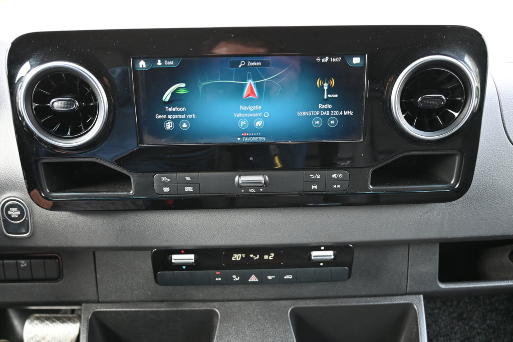Mercedes-Benz Sprinter 4