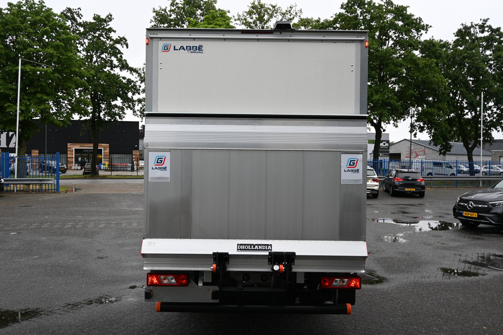 Ford E-Transit 11