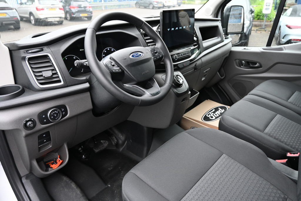Ford E-Transit 4
