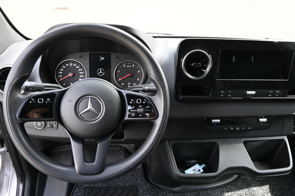 Mercedes-Benz Sprinter 14