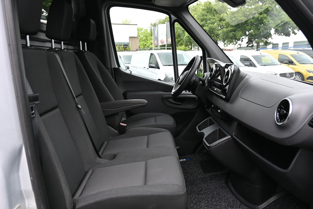 Mercedes-Benz Sprinter 9