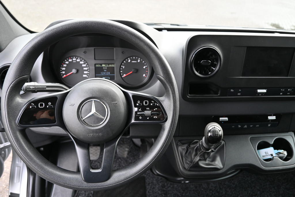 Mercedes-Benz Sprinter 12