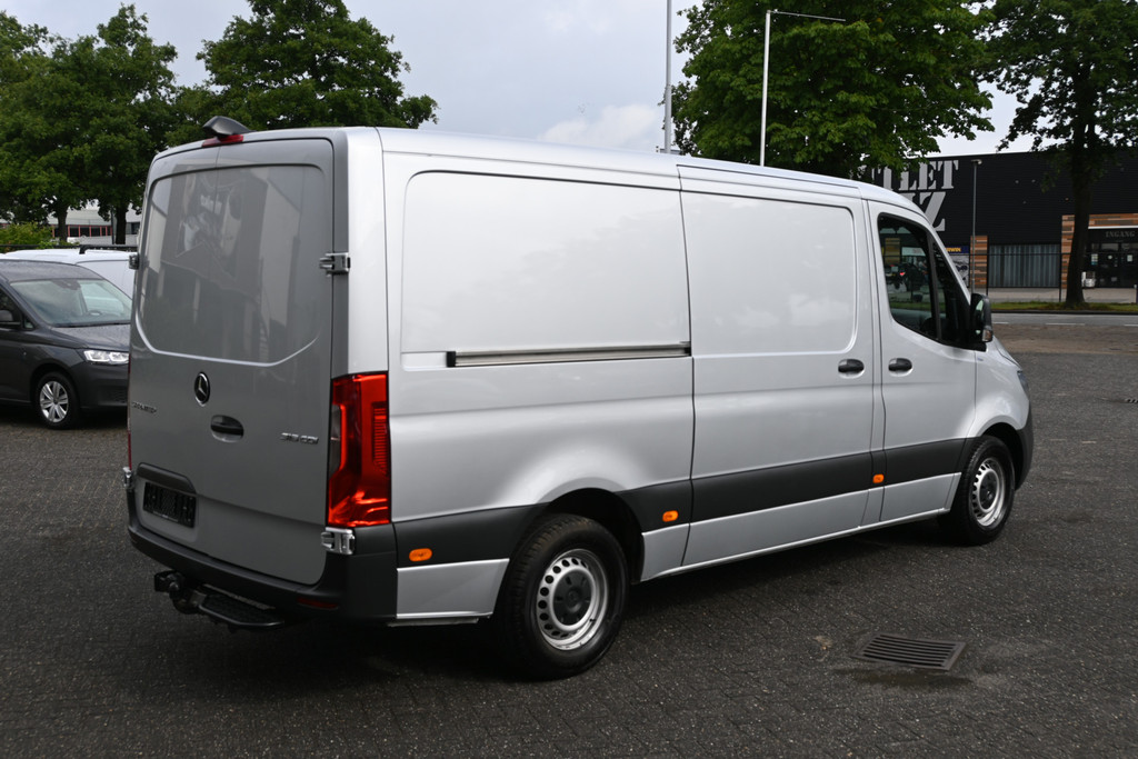 Mercedes-Benz Sprinter 2