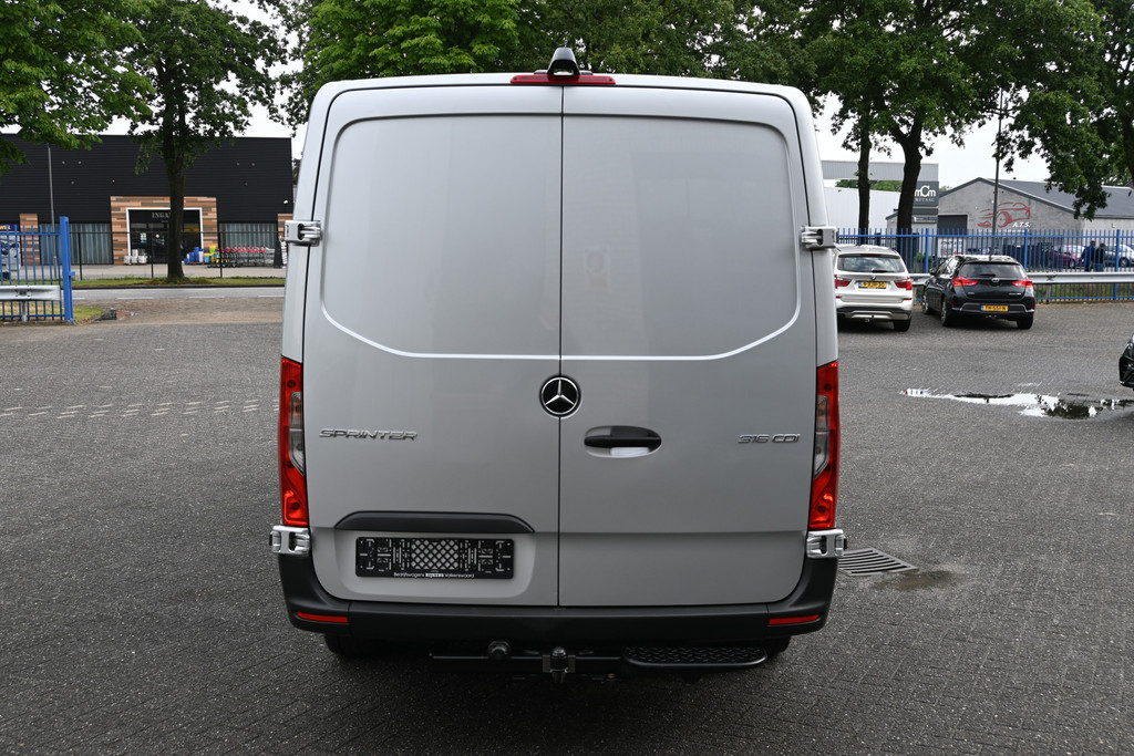 Mercedes-Benz Sprinter 9